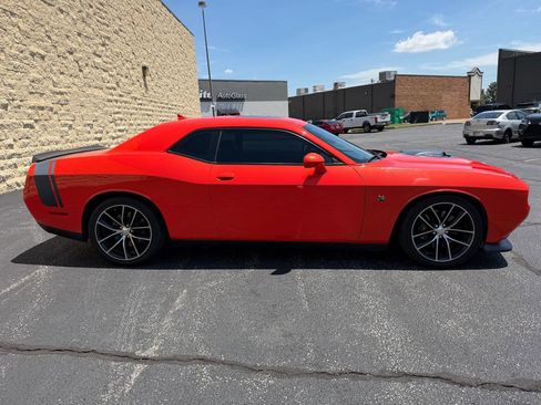 Used 2016 Dodge Challenger R/T Scat Pack RWD image 6