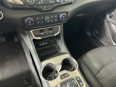 Used 2023 GMC Terrain Denali w/ Black Diamond Edition image 21