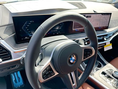 New 2025 BMW X7 M60i w/ Executive Package image 9