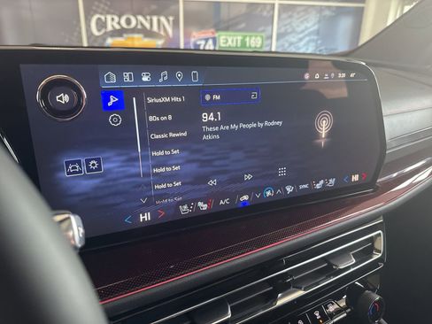 New 2026 Chevrolet Traverse RS w/ LPO, Floor Liner Package image 33