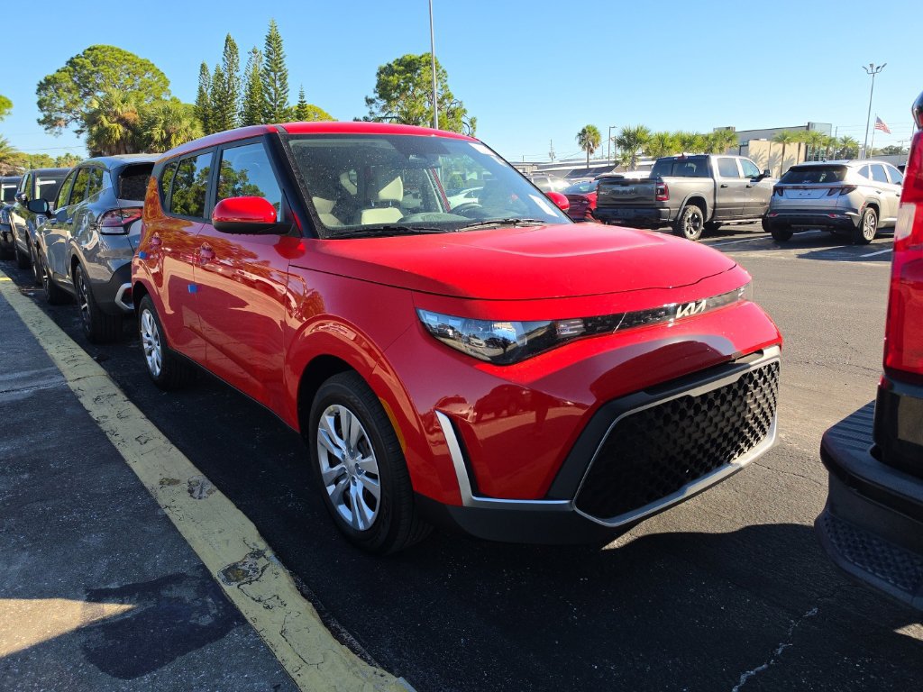 Certified 2023 Kia Soul S FWD image 4