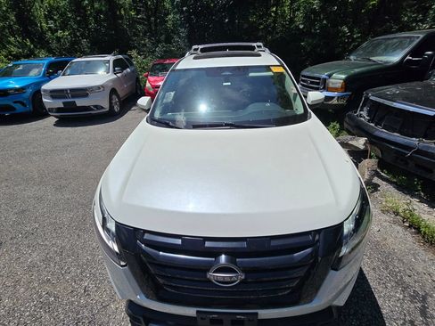 Used 2023 Nissan Pathfinder SL w/ SL Premium Package AWD/4WD image 13