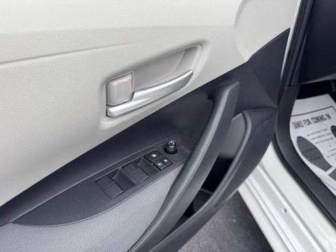 Used 2021 Toyota Corolla LE image 16