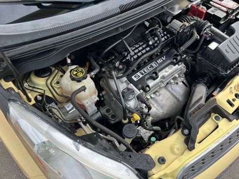 Used 2014 Chevrolet Spark LT image 33