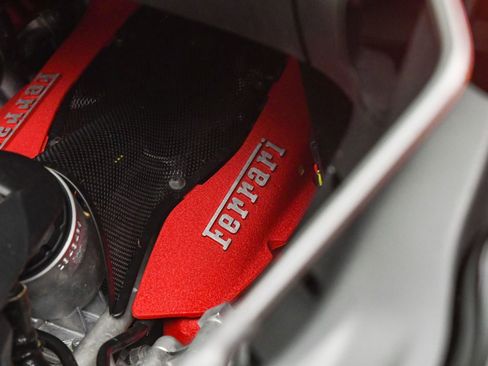 Used 2025 Ferrari SF90 Spider image 34