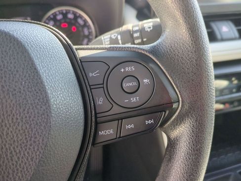 Used 2021 Toyota RAV4 XLE image 15