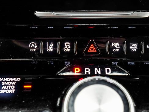 Used 2024 Jeep Wagoneer L Series II w/ Flexible Seating Group image 24