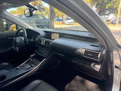 Used 2016 Lexus IS 200t image 18