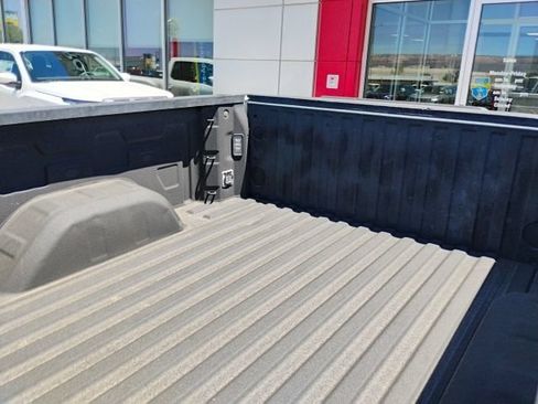 Used 2023 GMC Sierra 1500 SLE w/ X31 Off-Road Package AWD/4WD image 9
