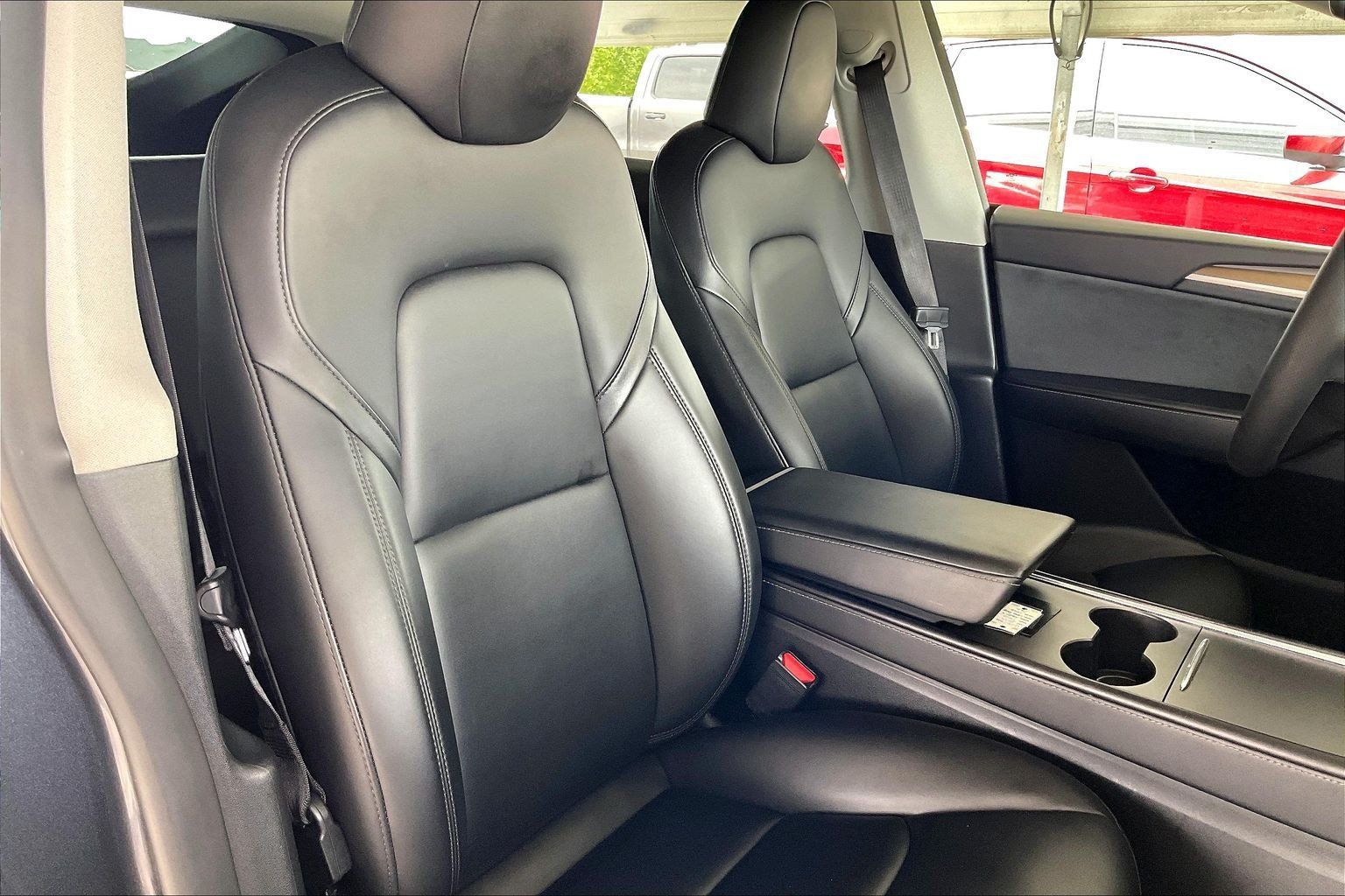 Used 2024 Tesla Model Y Long Range AWD/4WD image 25