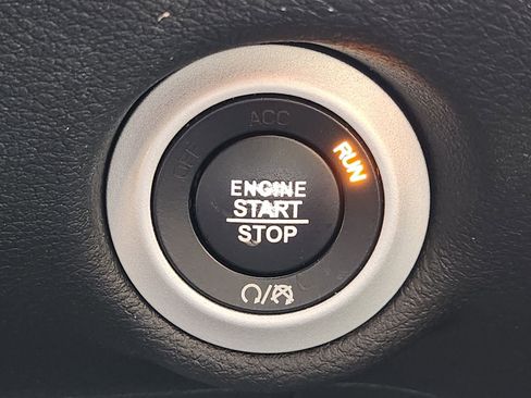 Used 2018 Chrysler Pacifica Touring-L Plus w/ Advanced Safetytec Group FWD image 24