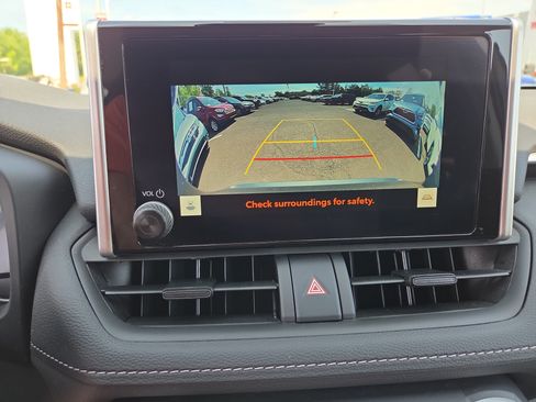 Certified 2025 Toyota RAV4 LE AWD/4WD image 23