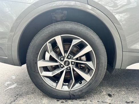 Used 2023 Audi Q5 2.0T Premium w/ Convenience Package image 14