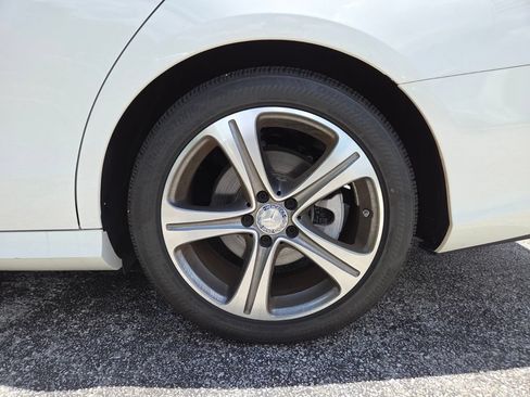 Used 2017 Mercedes-Benz E 300 image 19