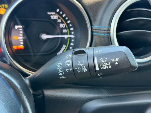 Used 2021 Jeep Wrangler Unlimited Rubicon 4xe w/ Cold Weather Group AWD/4WD image 16