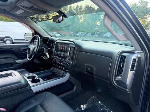 Used 2017 Chevrolet Silverado 1500 LTZ Z71 w/ LTZ Plus Package AWD/4WD image 17