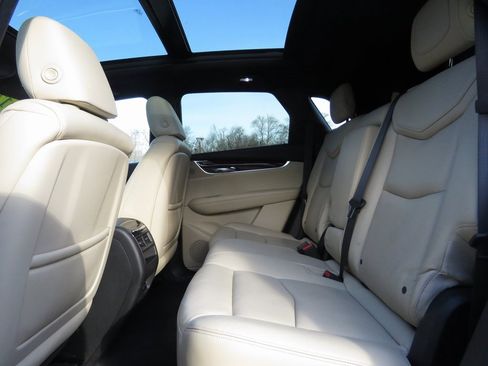 Used 2017 Cadillac XT5 Premium Luxury image 21