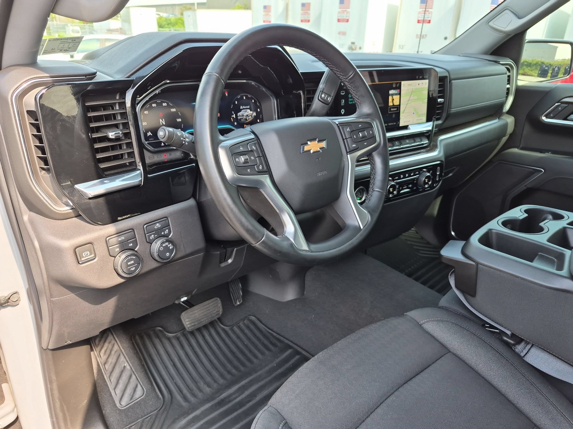 Certified 2024 Chevrolet Silverado 1500 LT AWD/4WD image 10