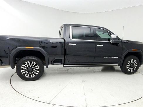 Used 2025 GMC Sierra 2500 Denali Ultimate image 7