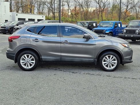 Used 2019 Nissan Rogue Sport S w/ Appearance Package image 4
