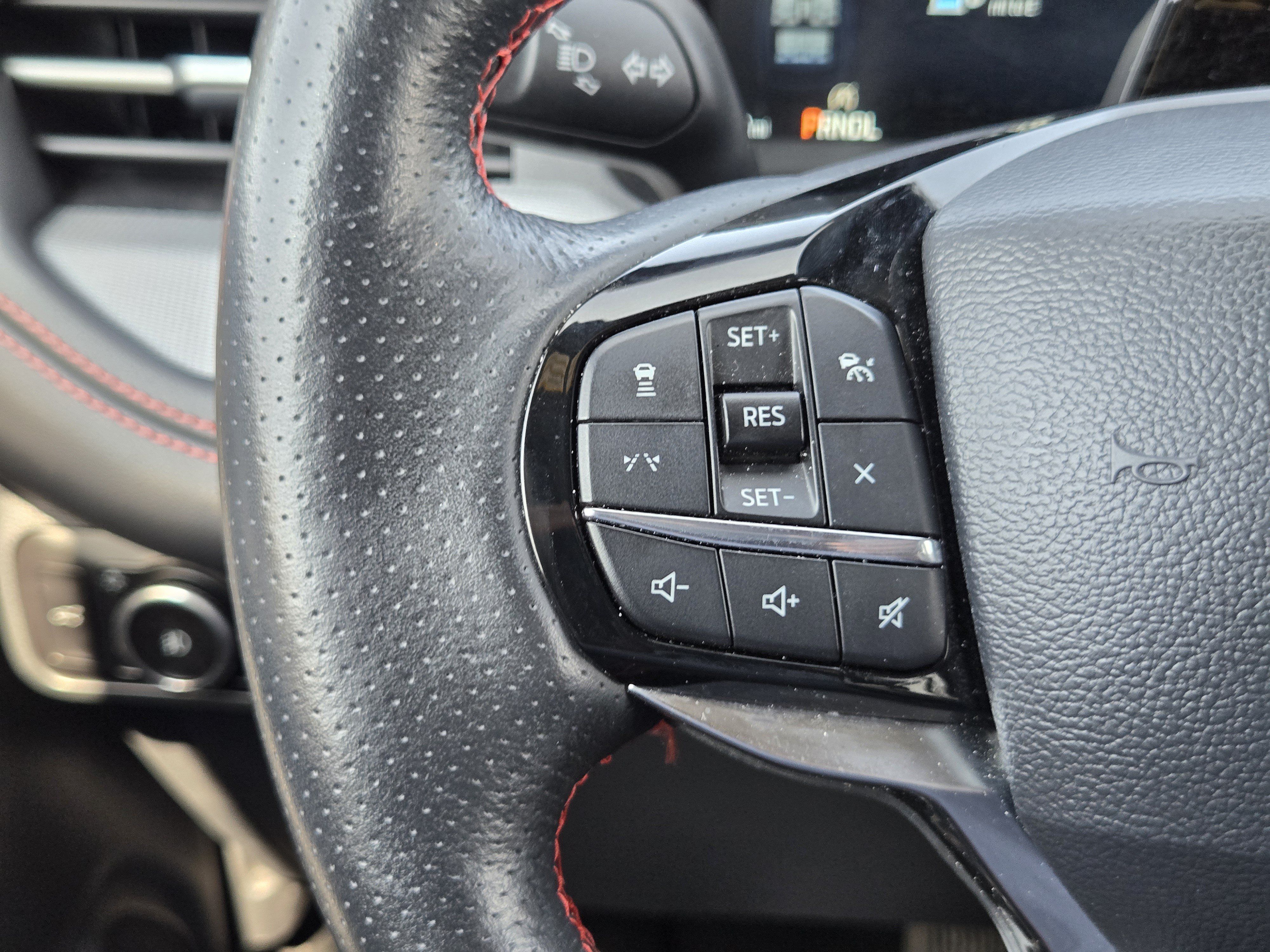 Used 2025 Ford Explorer ST-Line AWD/4WD image 25
