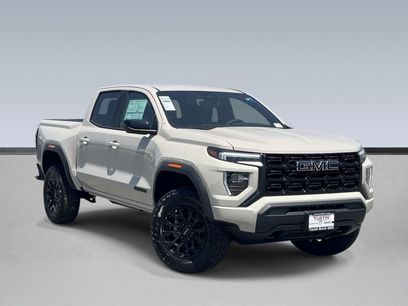 New 2026 GMC Canyon Elevation w/ LPO, Black Badging Package