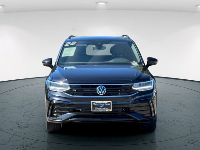 Used 2023 Volkswagen Tiguan SE R-Line FWD image 9