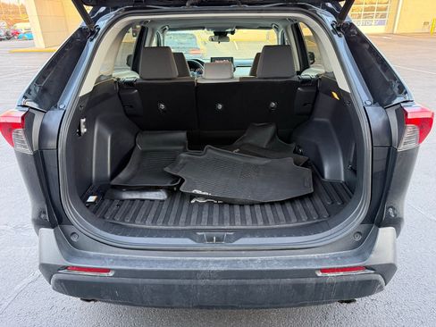 Used 2020 Toyota RAV4 XLE w/ Convenience Package image 39