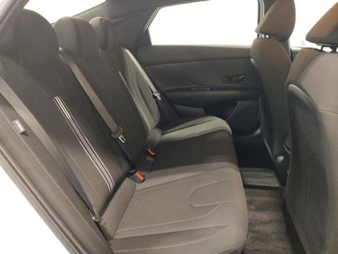 Used 2025 Hyundai Elantra Sport image 19