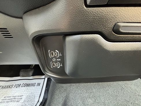 Used 2023 RAM 1500 Big Horn image 24