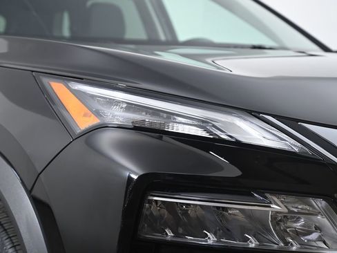 Certified 2023 Nissan Rogue SV image 5