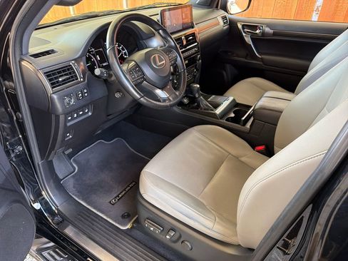 Used 2023 Lexus GX 460 460 w/ Black Line Special Edition image 2