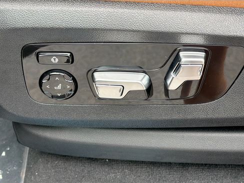 New 2026 BMW X5 xDrive50e w/ M Sport Package AWD/4WD image 24