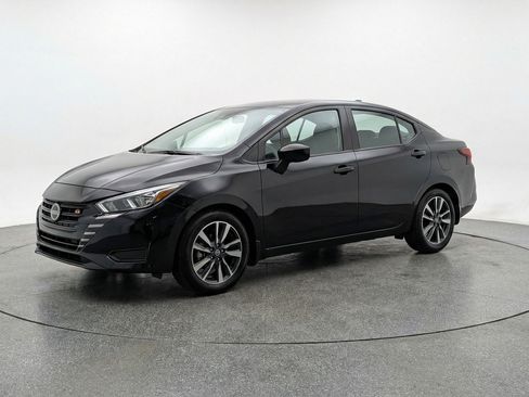 Used 2025 Nissan Versa SV FWD image 3