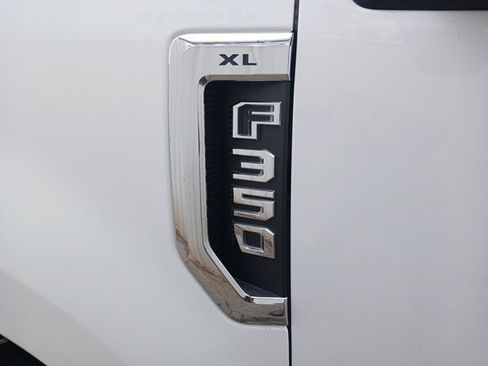Used 2022 Ford F350 XL w/ Power Equipment Group image 8