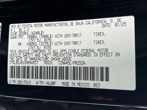 Certified 2025 Toyota Tacoma TRD Off-Road image 27