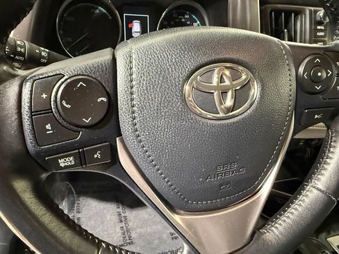 Certified 2018 Toyota RAV4 Limited AWD/4WD image 27
