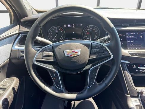 Used 2025 Cadillac XT5 Premium Luxury w/ Technology Package AWD/4WD image 25