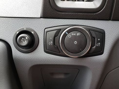 Used 2018 Ford Transit 150 XL RWD image 23