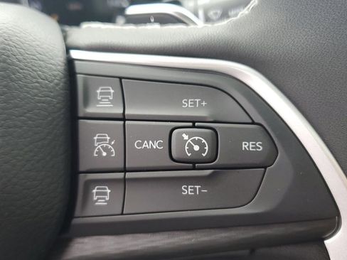 New 2025 Jeep Grand Cherokee Altitude image 31