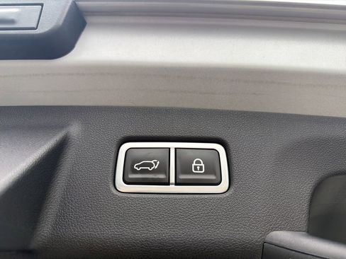 Used 2023 Kia Sorento SX AWD/4WD image 11