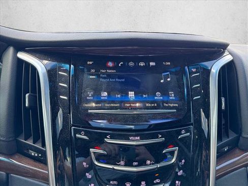 Used 2020 Cadillac Escalade Premium Luxury RWD image 15
