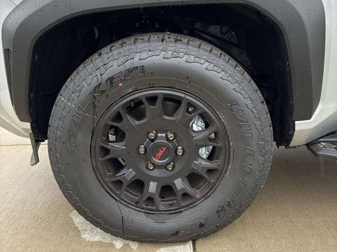 Used 2026 Toyota 4Runner TRD Off-Road Premium AWD/4WD image 7