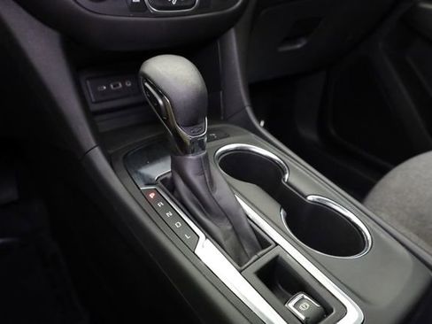 Used 2024 Chevrolet Equinox LT FWD image 26