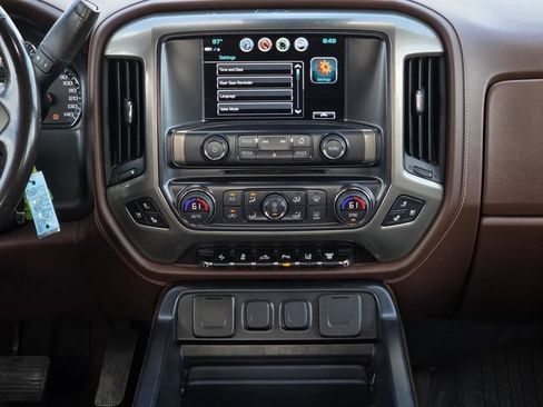 Used 2019 Chevrolet Silverado 2500 High Country w/ Duramax Plus Package AWD/4WD image 17