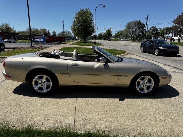 Used 2000 Jaguar XK8 Convertible RWD image 4