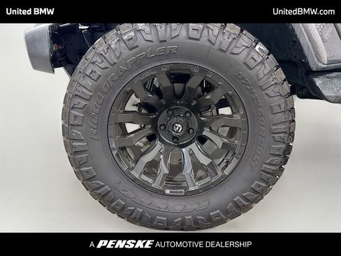 Used 2019 Jeep Wrangler Unlimited Sahara image 2
