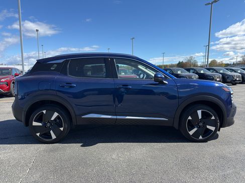 Used 2025 Nissan Kicks SR AWD/4WD image 4