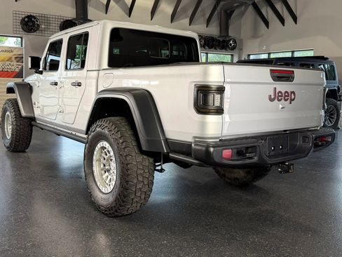 Used 2023 Jeep Gladiator Rubicon w/ Cold Weather Group AWD/4WD image 11