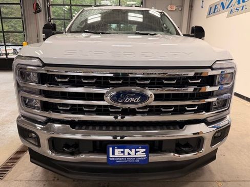 Used 2026 Ford F350 Lariat AWD/4WD image 3